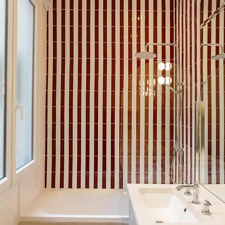 Courcelles Parc Monceau 公寓 *